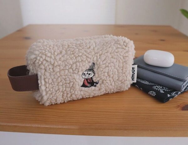 【新品雑誌付録】 MOOMIN リトルミイの刺しゅうがかわいいボアポーチ
