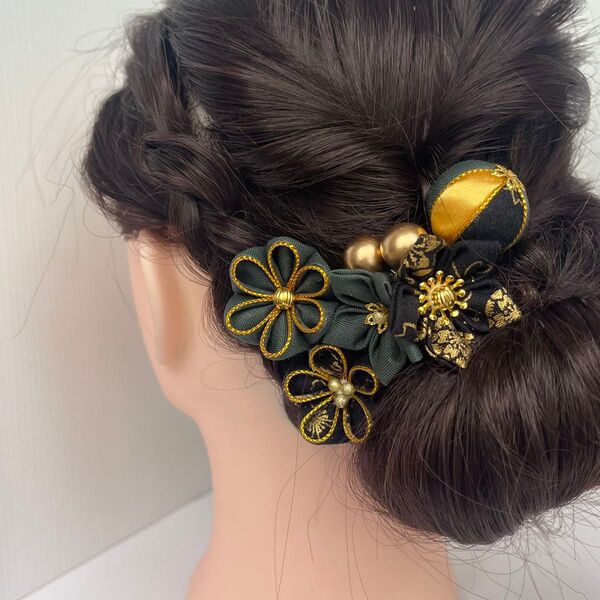ハンドメイド アクセサリー つまみ細工 ブローチ 髪飾り 成人式 七五三 お花 ゴールド 玉かんざし