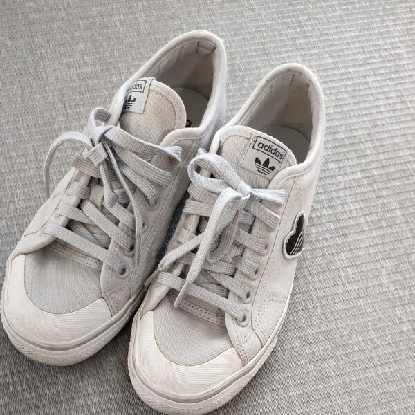 adidasoriginals スニーカー グレー