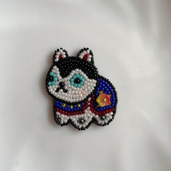 犬張子 ブローチ ビーズ刺繍 郷土玩具