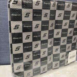 スナップオン 折り畳みクッション(新品未開封)