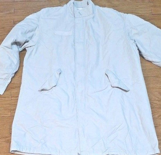 新品 未使用品 グレー系《アウター付》ロングコート ホワイト系【アウター中綿入り・単独着用可能とスタッフさんの説明がありました。】