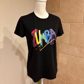 ZUMBA ヨガ カラフルロゴ Tシャツ ブラック男女兼用