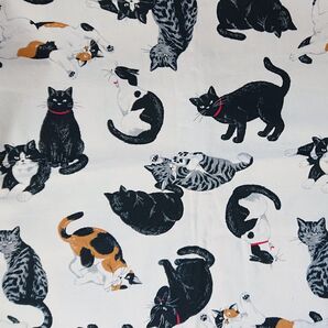 *388*ねこ柄布地 大きめ絵柄 きなり
