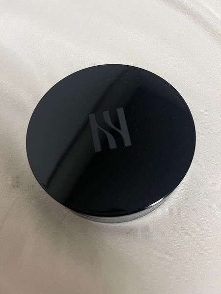 HERA ブラック クッション ファンデーション21N1 新品 本品