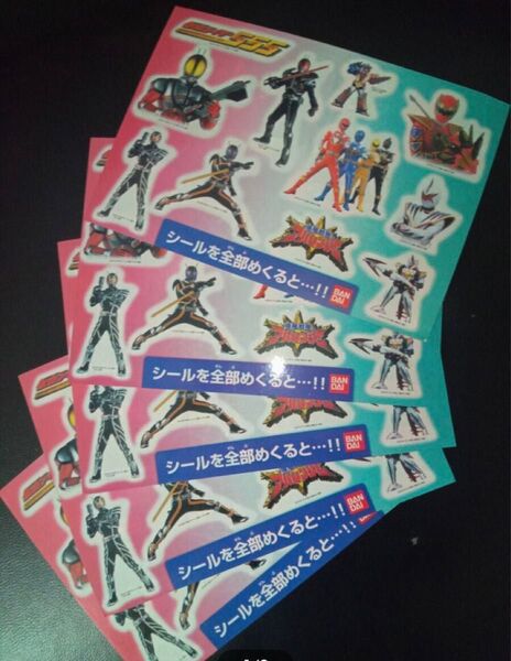 新品 仮面ライダーファイズ、爆竜戦隊アバレンジャーのポストカード&シール 非売品 玩具店倒産品 バンダイ