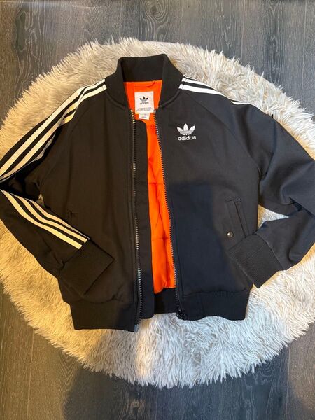 adidas MA-1ジャケット ブラック/オレンジ XS