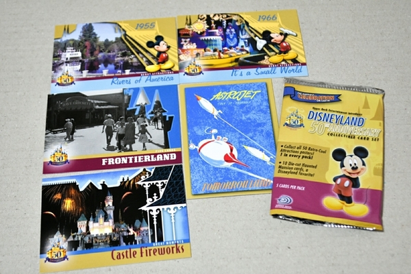 完売【開封済み】カリフォルニア ディズニーランド 50周年 コレクションカード 海外ディズニー リゾート イッツアスモールワールド 