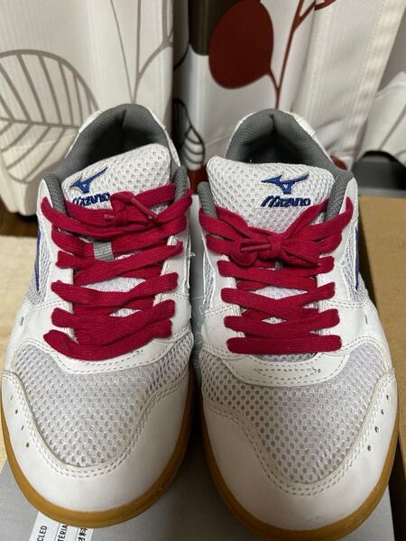 MIZUNOスニーカー23.5cm