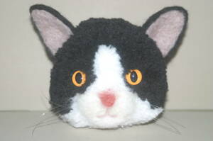 動物 ポンポン ハンドメイド 猫 ハチワレ 毛糸 はちわれ 黒、白 ぬいぐるみ　約10.5cm 羊毛フェルト 
