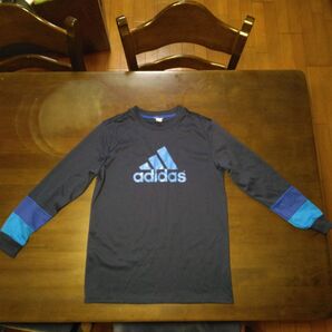 アディダス 長袖 Tシャツ