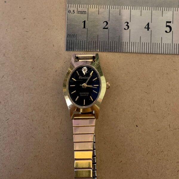 中古稼働品 Armitron レディース時計 腕時計 クォーツ 裏蓋がしっかりしていない