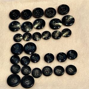 ボタン 32個