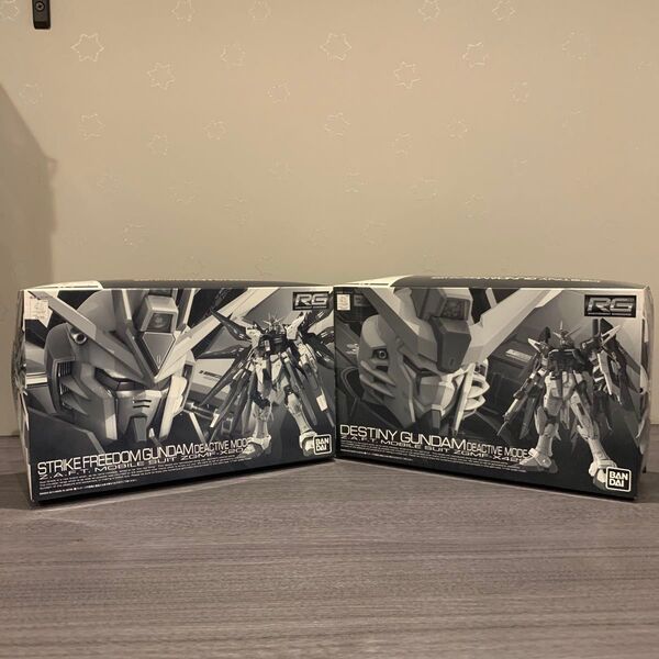 RG ストライクフリーダム・デスティニーガンダム ディアクティブモード ガンプラ(2点セット)未組立