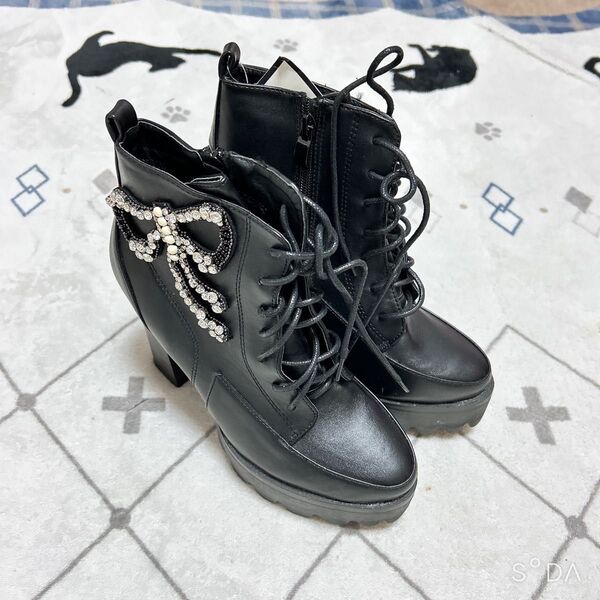 【8/8 16:00 までの出品】サンダル ブーツ シンディベンディ