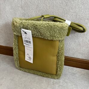 レガートラルゴ フェイクムートン ミニショルダーバッグ サコッシュ カーキ 新品