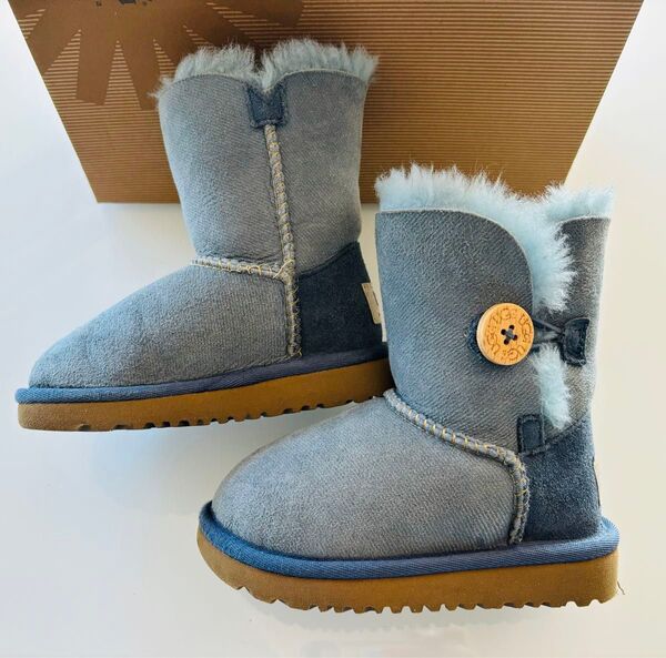 UGG アグ ベイリーボタン ブーツ 14.8cm ムートンブーツ
