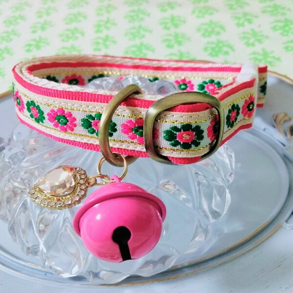Lサイズ 猫ちゃん わんちゃん 首輪 ワンタッチバックル ハンドメイド チロリアンテープ 刺繍リボン ピンク ベージュ