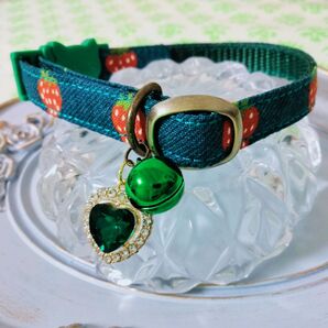 猫ちゃん用 首輪 ねこ 成猫用 Mサイズ ハンドメイド セーフティバックル デニム風 インディゴブルー いちご