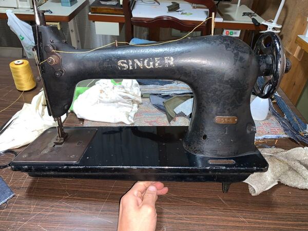 シンガー55-5 チェーンステッチミシン、作動品SINGER 職業用ミシン 黒