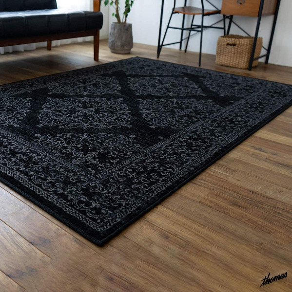 ◆弾力のある踏み心地◆ ラグマット 140×200cm オーナメントデザイン 床暖房対応 インテリア カーペット ビンテージ レトロ ブラック