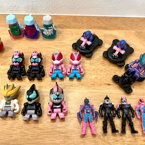 仮面ライダー リバイス びっくらたまご ガチャ クーナッツ キーホルダー