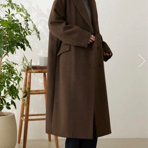 ピークドダブルロングコート