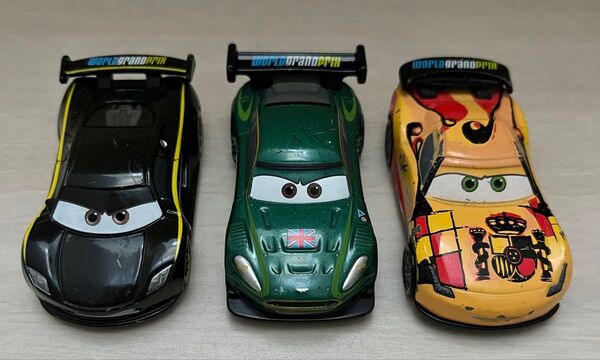 トミカ カーズ ルイスハミルトン ナイジェルギアスリー ミゲルカミーノ 3台セット