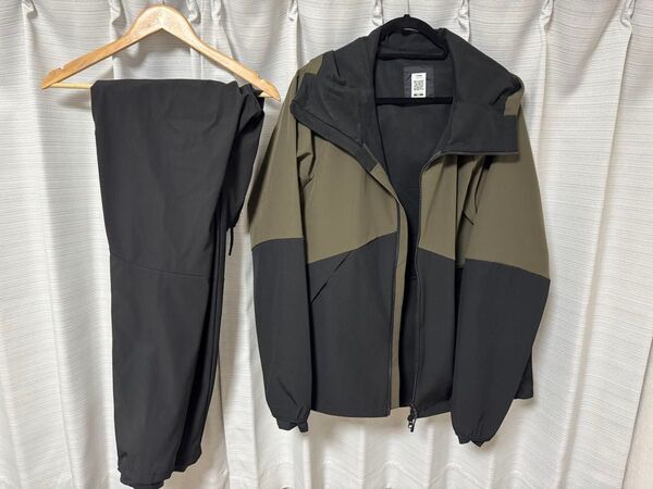 セットアップ アウトドア 雨具にも