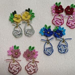 つまみ細工と水引のピアス