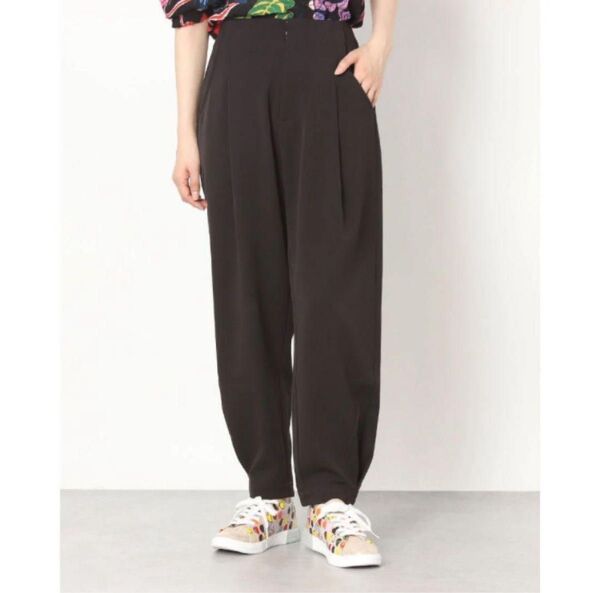 デシグアルDesigual タック付きパンツ 黒