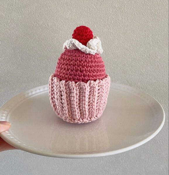 【ハンドメイド】あみぐるみ カップケーキ いちご