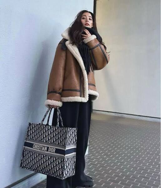 完売品 新木優子着用 RANDEBOO ムートンコート