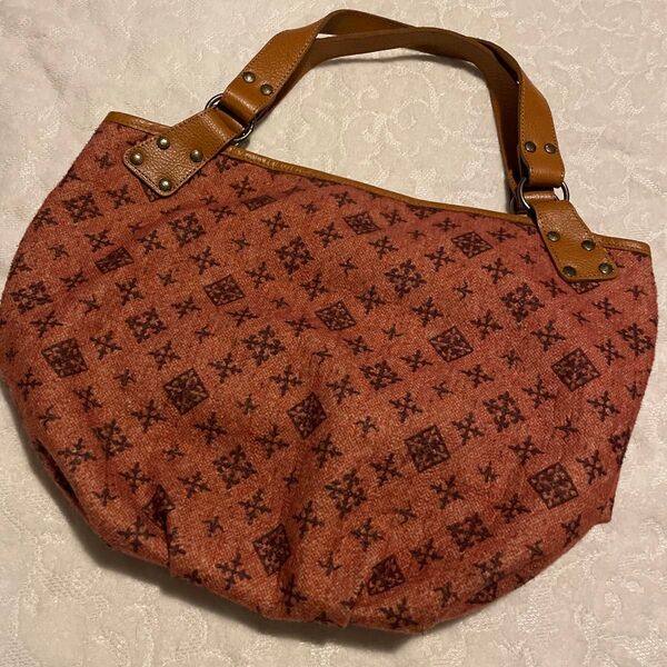 russetのトートバッグ