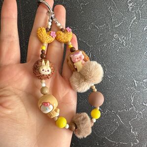 ラブブhellokittyストラップ ハンドメイドPOP MART ストラップ クリスマス