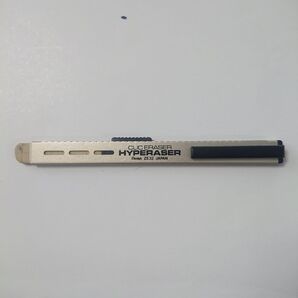 ぺんてる CLIC ERASER ZE32