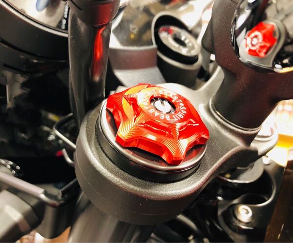 Z900RSフロントフォークキャップ レッド