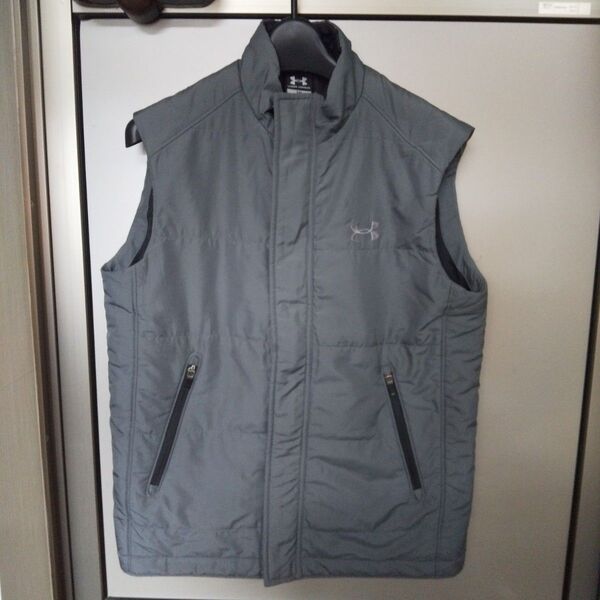 UNDER ARMOUR〈SM〉グレー 中わた ベスト