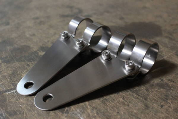 SR400 90ヘッドライトステーTYPE2ミドルφ35ステンレス カフェレーサー ルーカス カスタムパーツk964 XJ FZR RZ XS