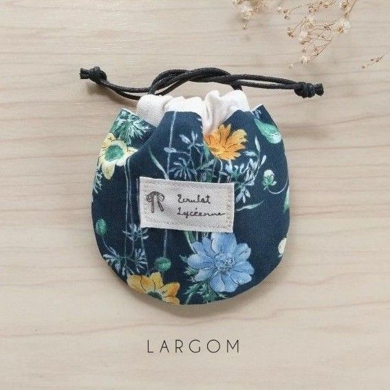 ミニ巾着【ボタニカルフラワー】ポーチ 小物入れ 花柄 ハンドメイド