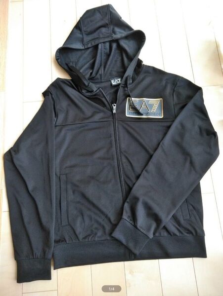 a3【激安送料込み】新品 タグ付 エンポリオアルマーニ EA7 パーカー M ブラック