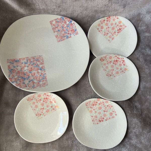 花柄の陶磁器 食器セット