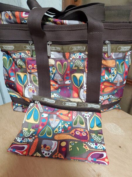 LeSportsac トートバッグ、ポ-チ付き愉快な森の仲間たち柄