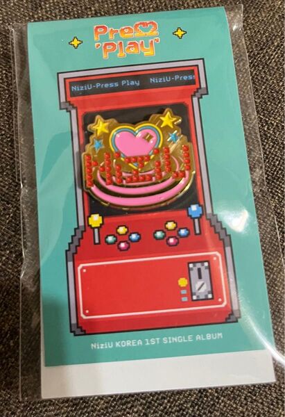 NiziU Press Play ピンバッジ JYP SHOP 新品