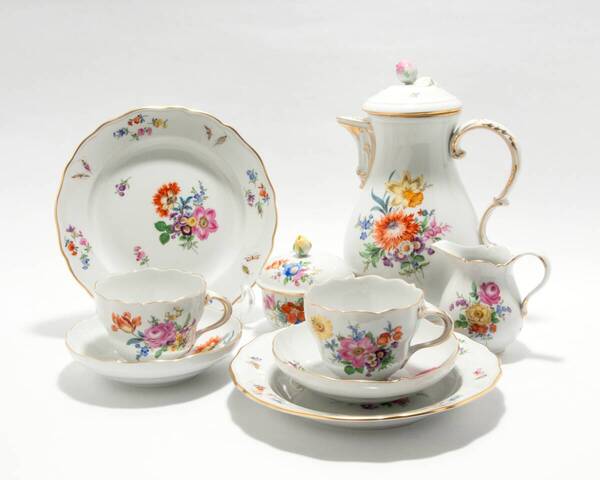 マイセン 金彩 花のブーケと虫の絵付け 自然主義 コーヒーデジュネサービスセット(2人用)