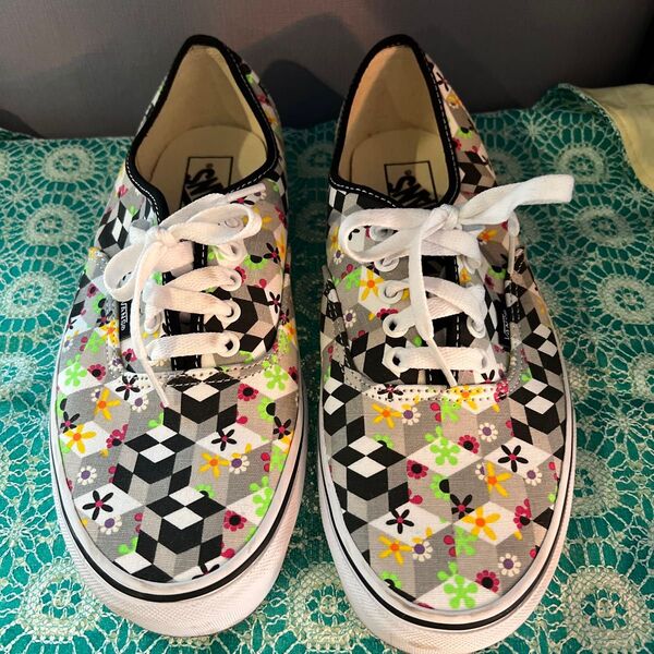 VANS off the wall 花柄 スニーカー VANS バンズ ホワイト