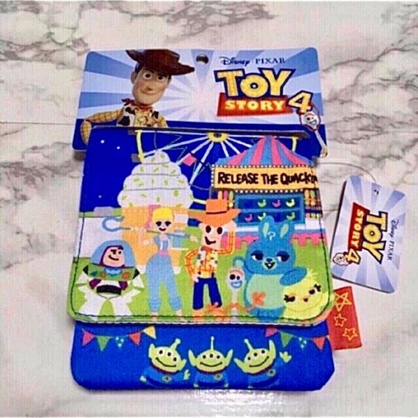即購入OK!新品未使用☆ディズニー トイストーリー マルチポケット