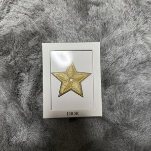 新品 Dior ピンズ