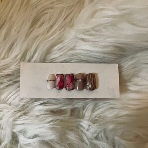 ニュアンスネイルチップ ストロベリー