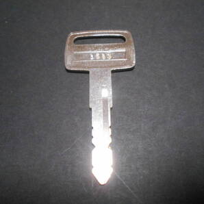 コピーキー B583 コマツ キー【送料無料】 B583 コマツ 鍵 スペア キー 建設機械 ユンボ 建機 複製品 1本